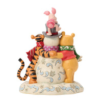 Disney Traditions: Pooh y sus amigos con muñeco de nieve