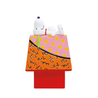 Figura Snoopy y su casita estilo Romero Britto