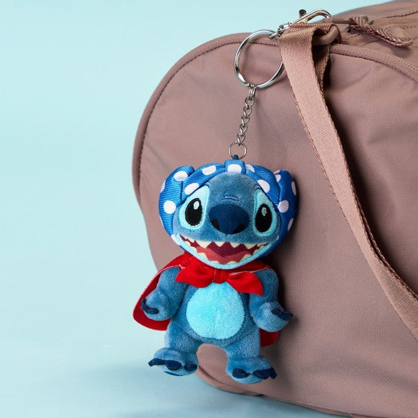 Llavero de peluche Stitch Superhéroe – 626 Day 2026