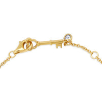 Pulsera de Mickey Mouse con manos de corazón