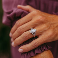 Anillo de diamantes de Mickey Mouse en oro blanco