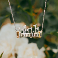 Collar con dije de marquesina de Disneyland