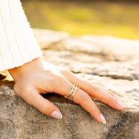 Anillo cruzado con ícono de Mickey Mouse