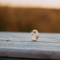Anillo bicolor con ícono de Mickey Mouse