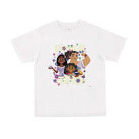 Polera Encanto con diseño grupal
