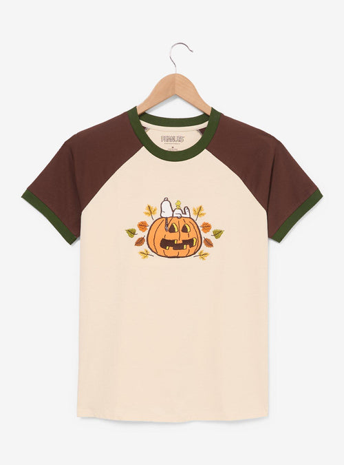 Polera de mujer Peanuts Snoopy con calabaza de Halloween