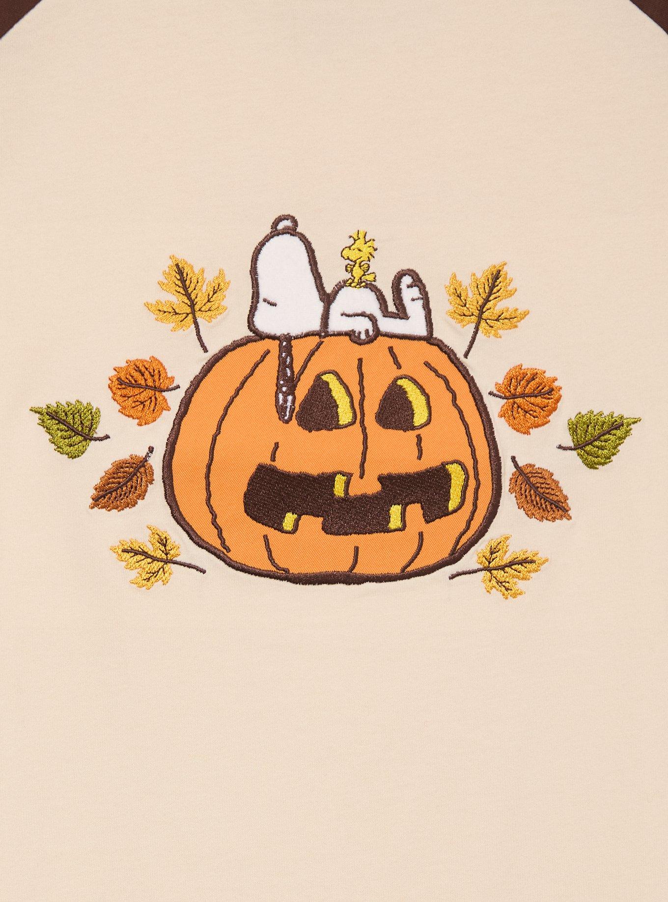 Polera de mujer Peanuts Snoopy con calabaza de Halloween