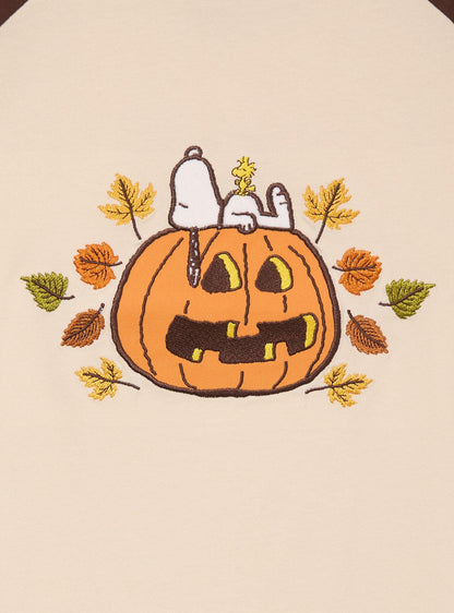 Polera de mujer Peanuts Snoopy con calabaza de Halloween