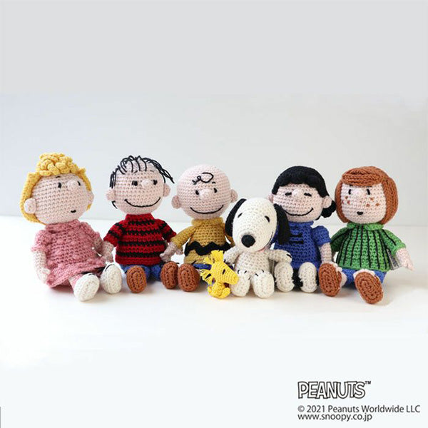 Kit de tejido: Amigurumis de Snoopy y sus amigos