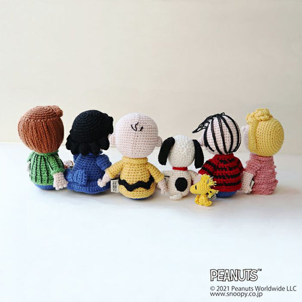 Kit de tejido: Amigurumis de Snoopy y sus amigos