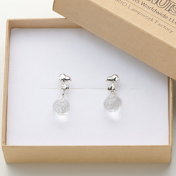 Aros de Snoopy con esfera de vidrio colgante
