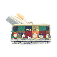 Cartuchera delgada bordada de Snoopy