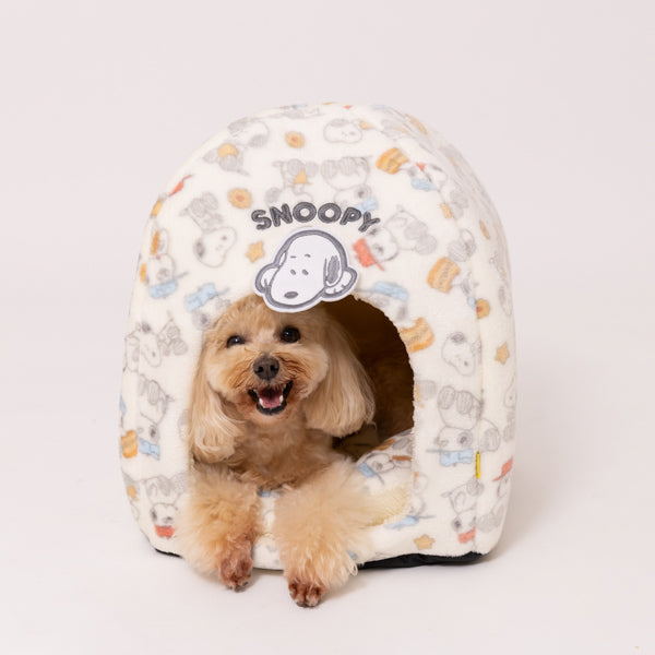 Cama tipo domo afelpada de Snoopy con diseño de galletas