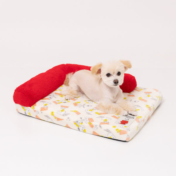 Cama para mascotas Snoopy con cojín y techo rojo