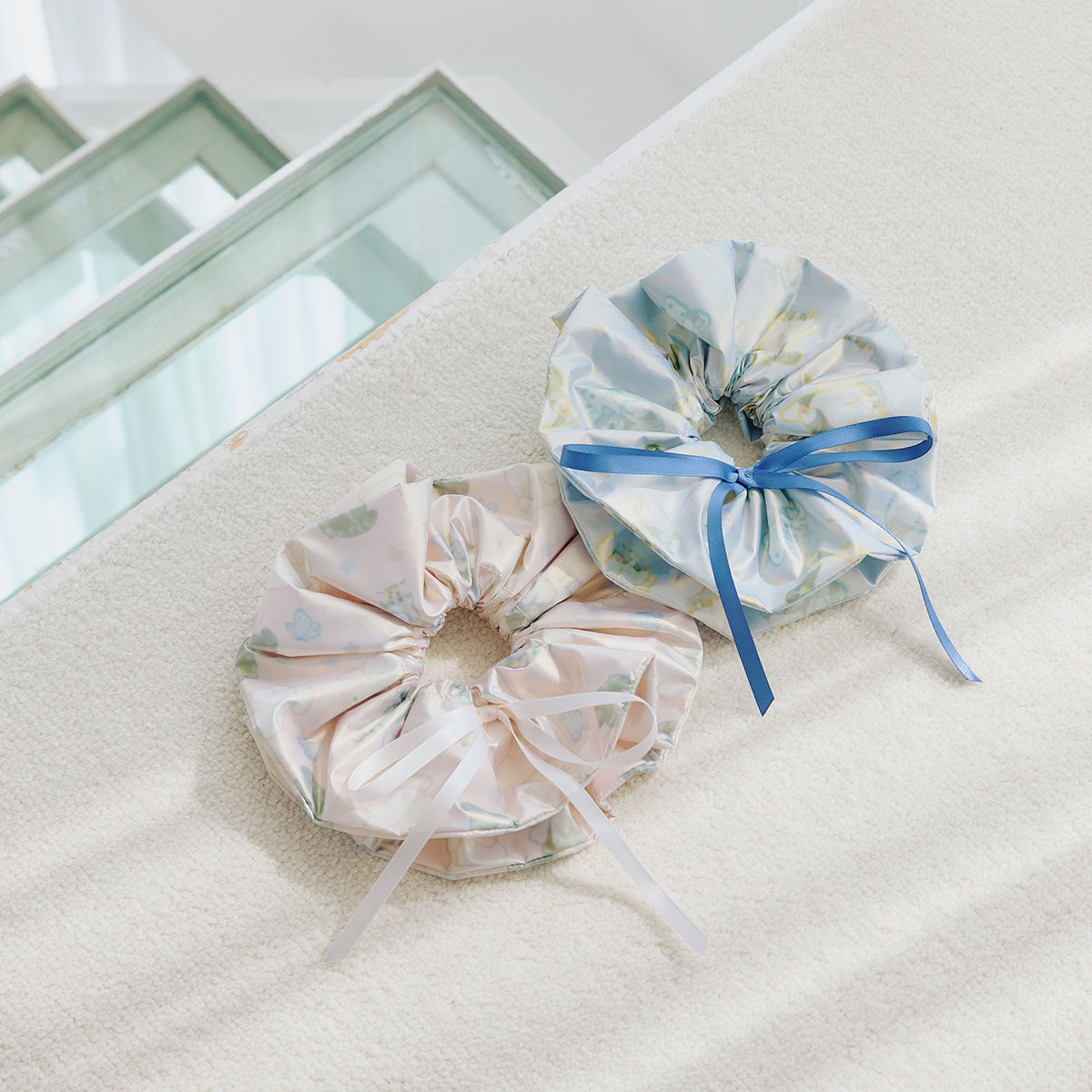 Scrunchie tornasolado rosa mofusand
