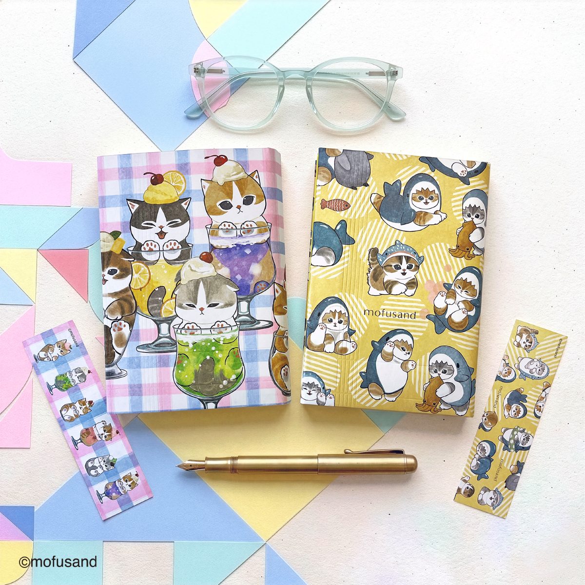 Funda para libro mofusand con gato tiburón