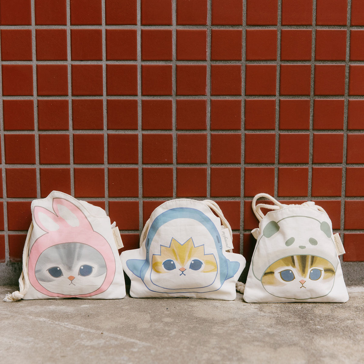 Bolsa con cordón mofusand, gato con orejas de conejo