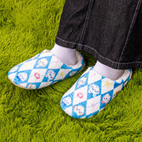 Pantuflas abrigadas Chiikawa, diseño de baile