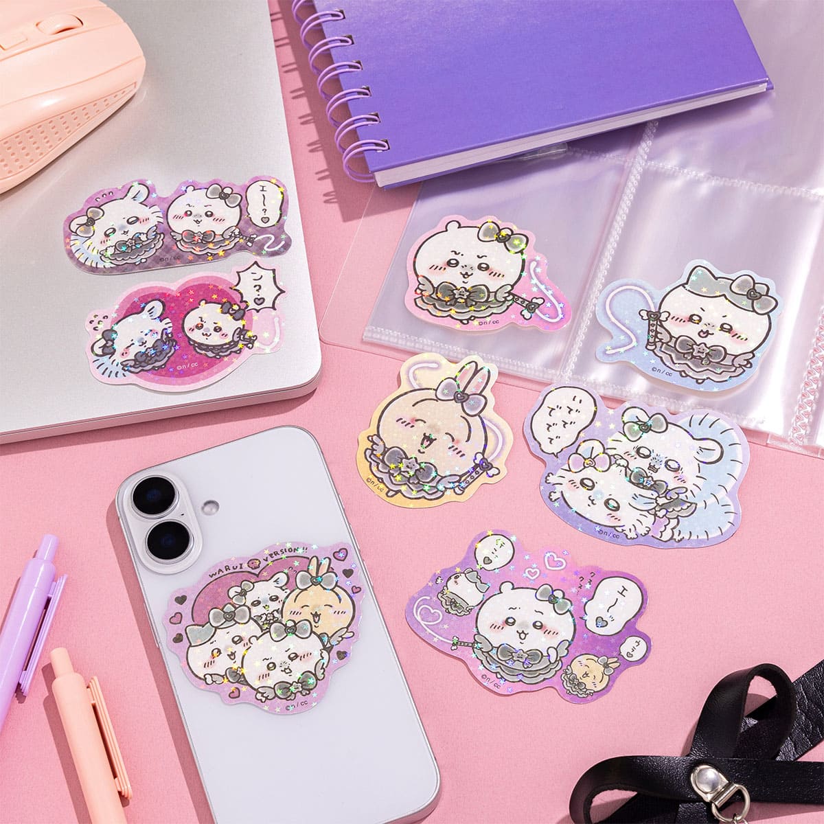 Sticker holográfico Chiikawa versión malvada