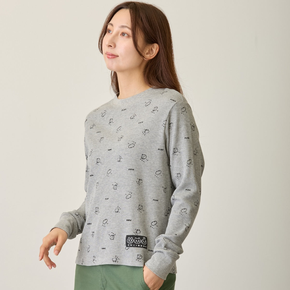 Polera waffle manga larga Chiikawa, gris