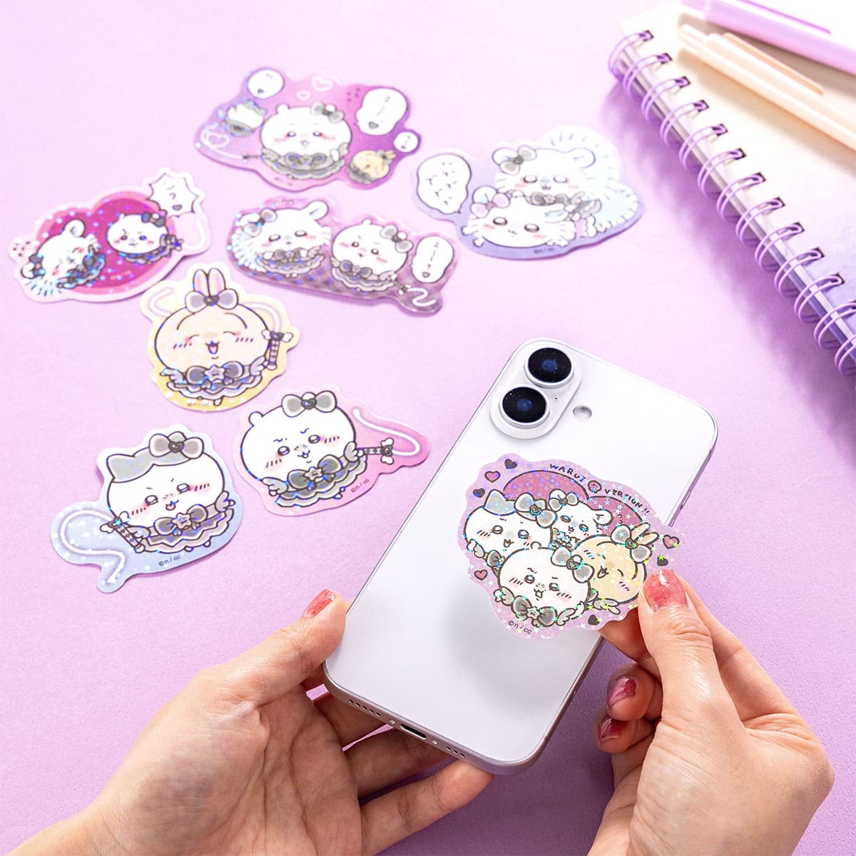 Sticker holográfico Chiikawa versión malvada