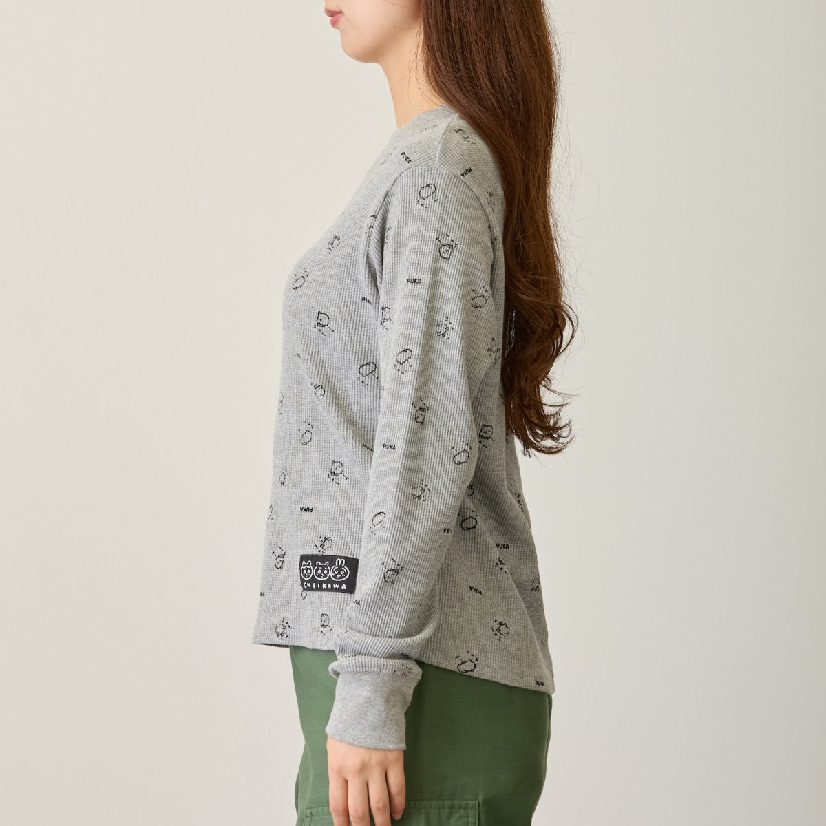 Polera waffle manga larga Chiikawa, gris