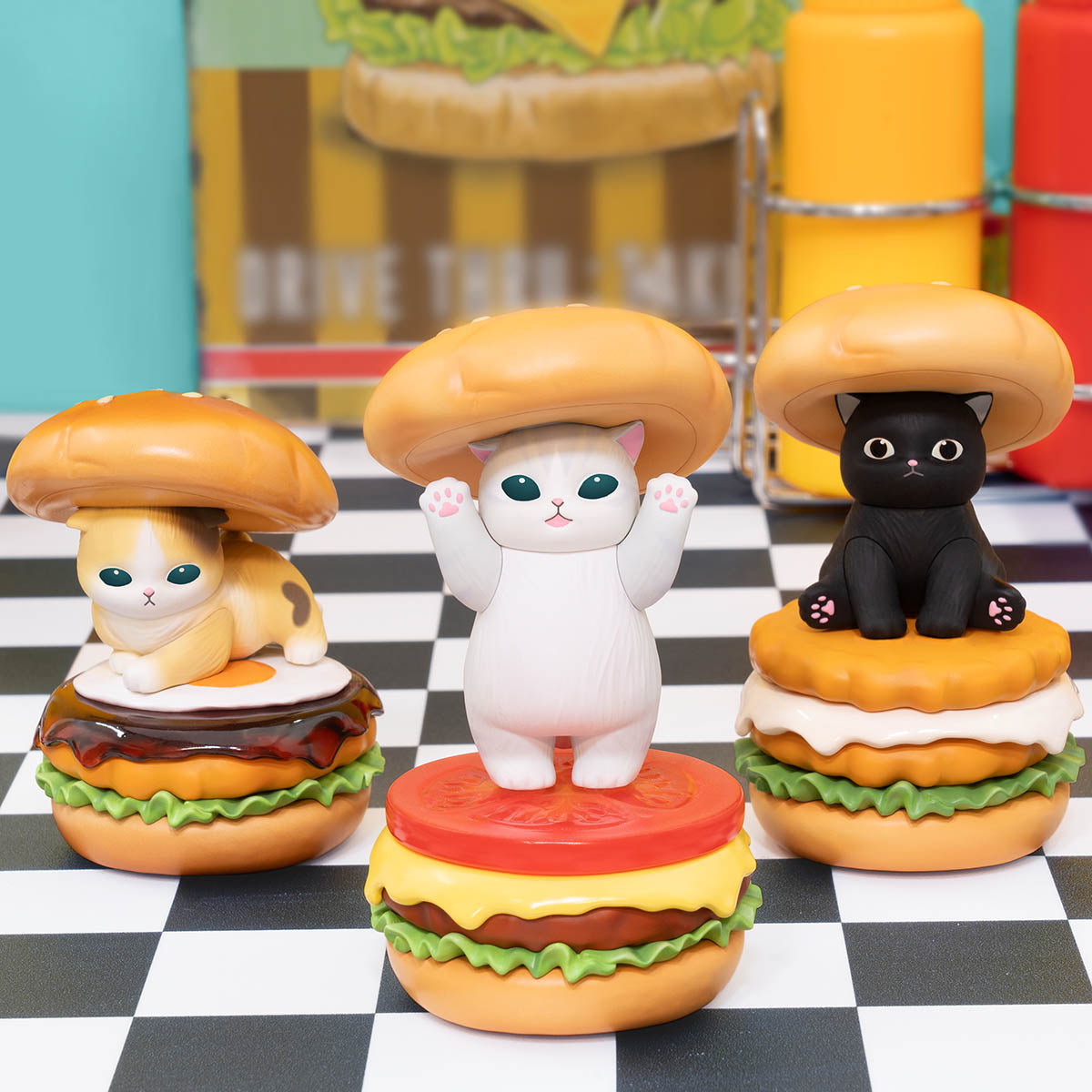 Mofusand GPS BOX: colección de 8 figuras de gatitos hamburguesa