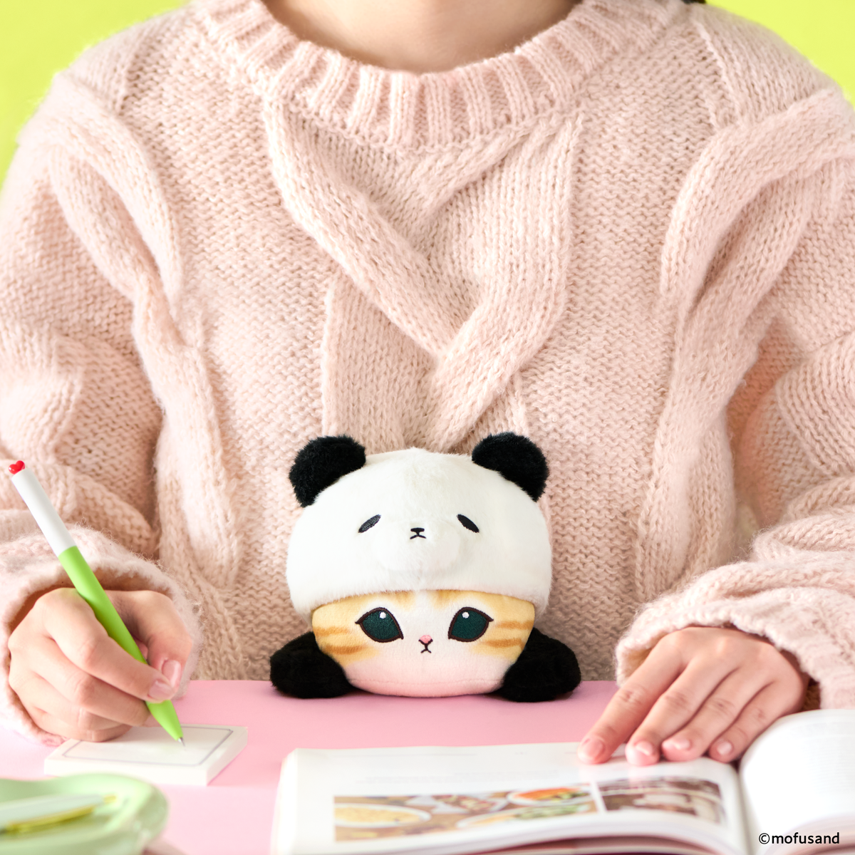Peluche Mofusand gato con disfraz de panda