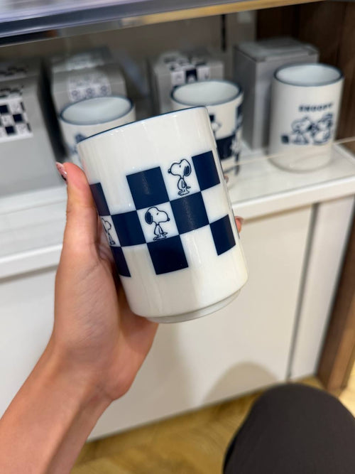 Taza Snoopy Cuadros Azul Marino