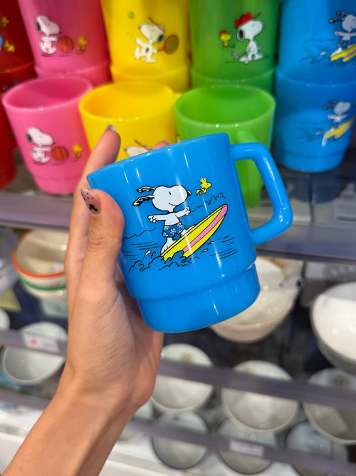 Taza Plástica Snoopy Surfeando