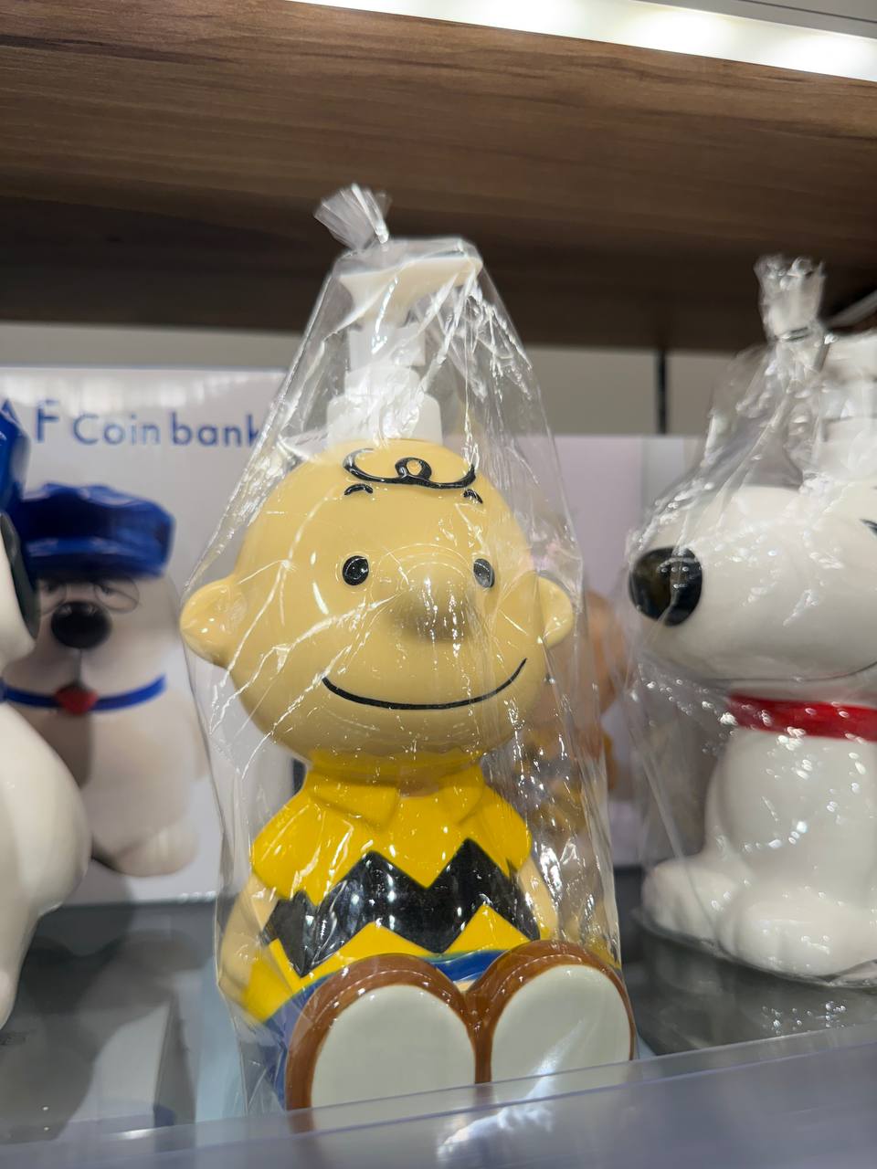 Jabonera Charlie Brown Polera Amarilla