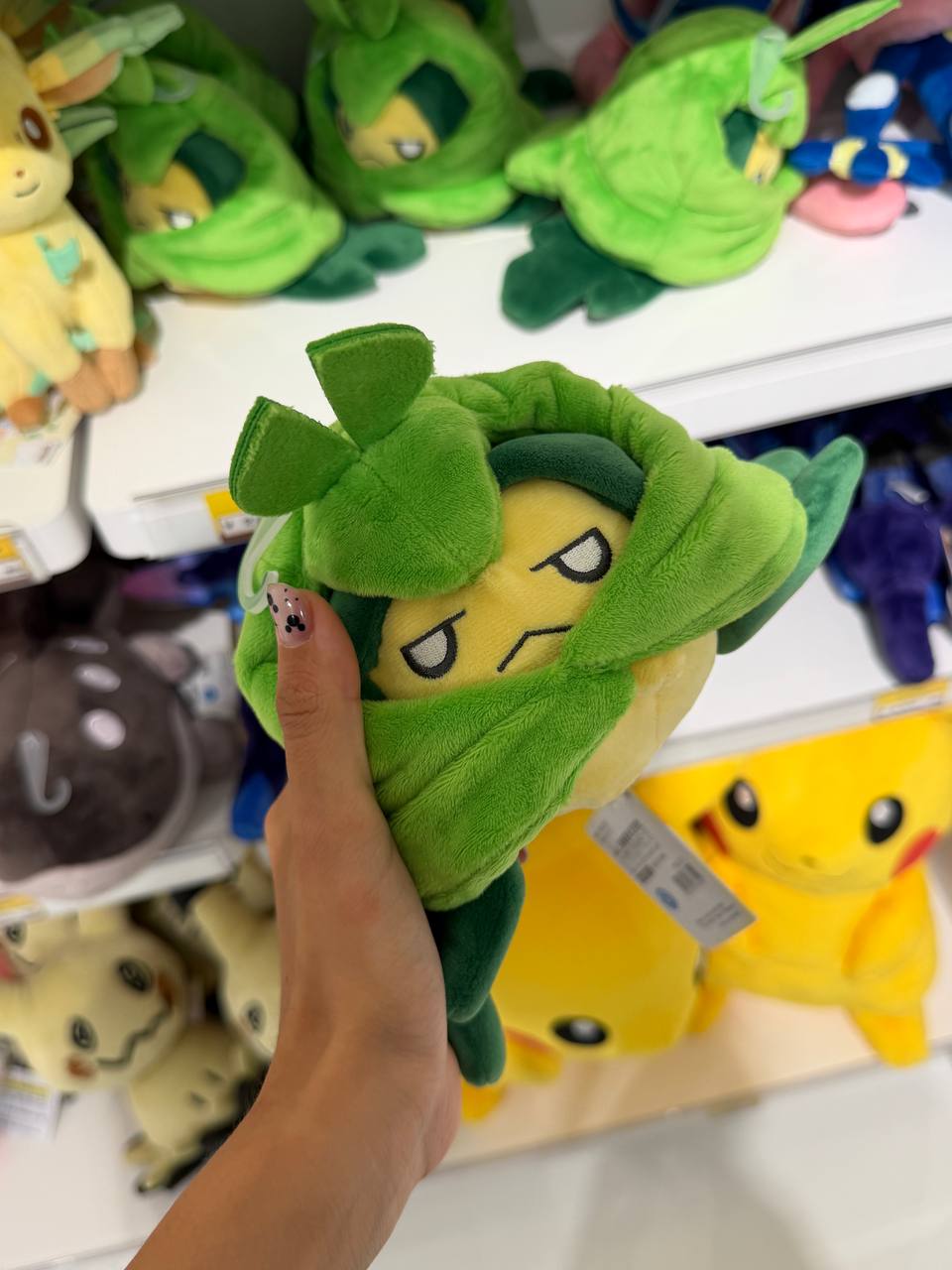Peluche Pokémon Verde con Capucha de Hojas