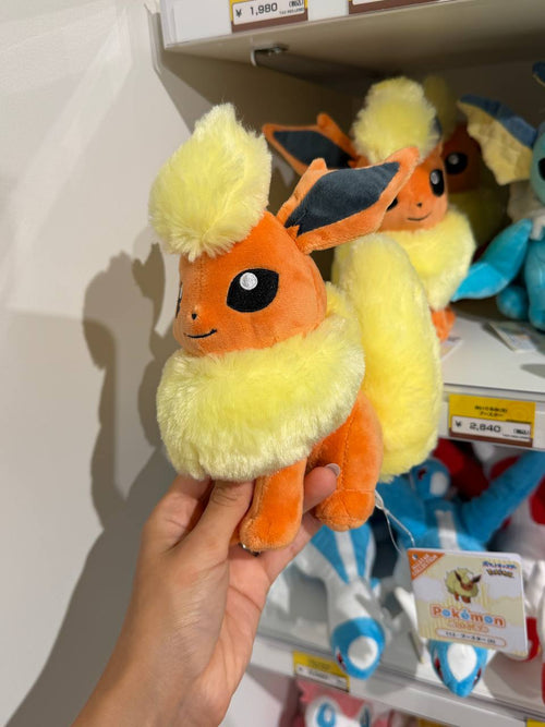 Peluche Flareon Pokémon Naranja y Amarillo