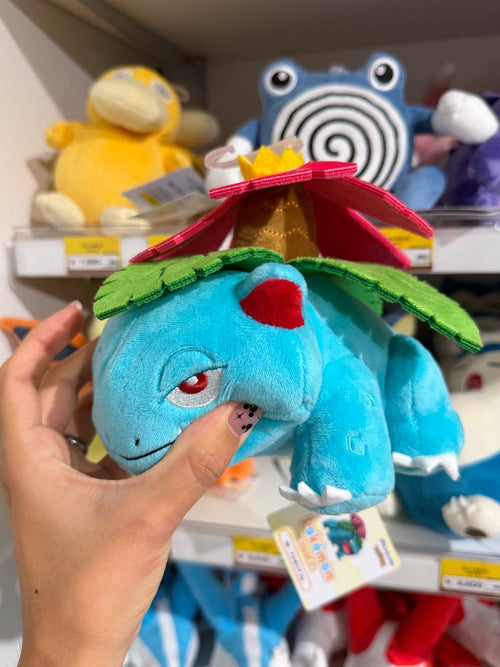 Peluche Bulbasaur con Hojas Verdes