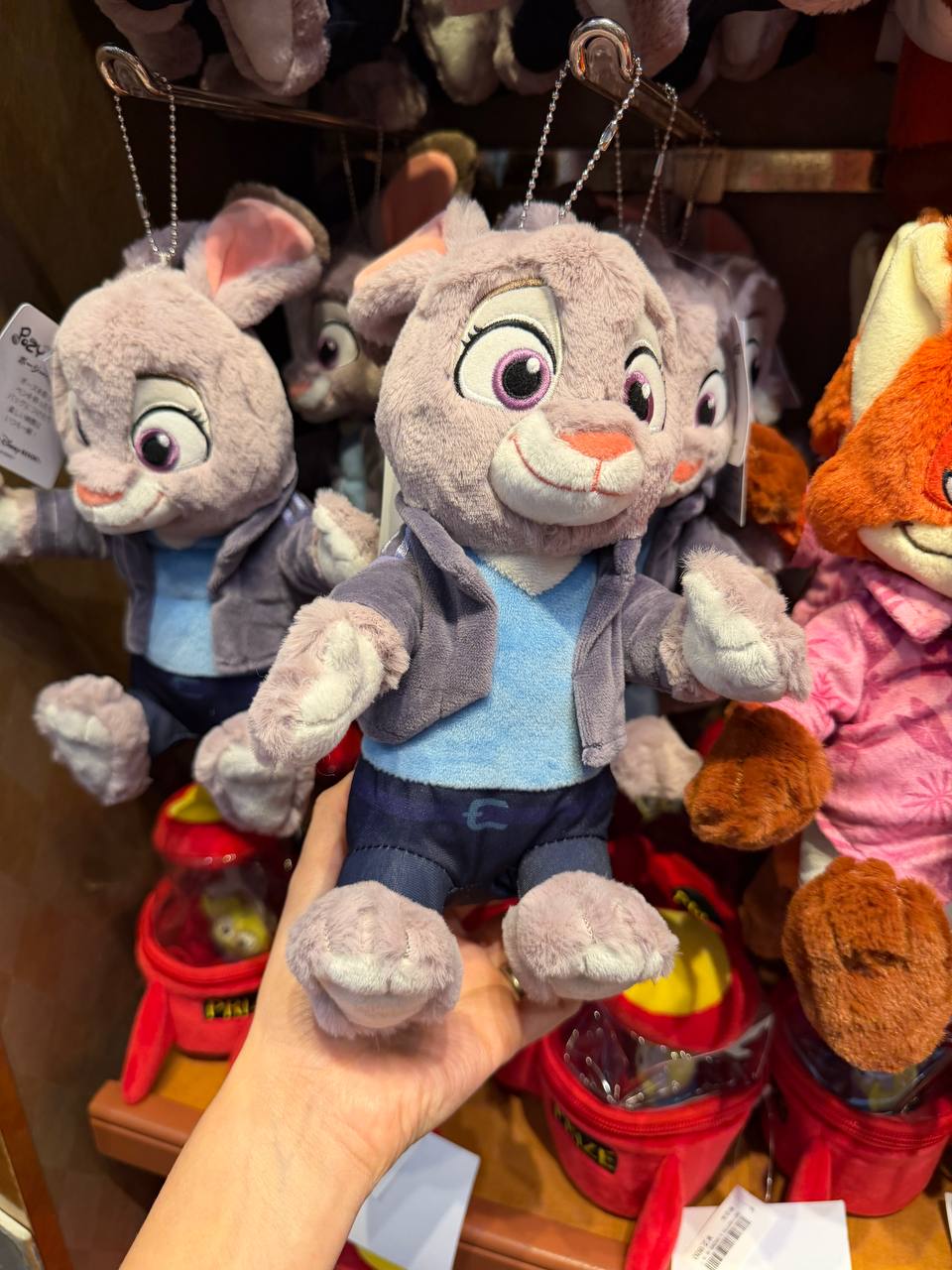 Estuche Judy Hopps con Chaqueta Gris