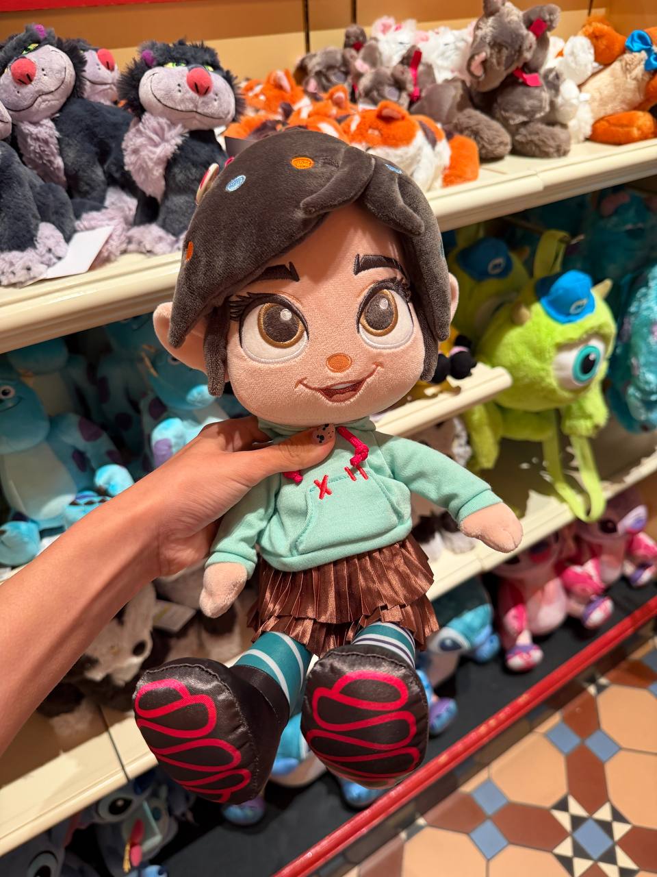 Peluche Vanelope con Falda Café