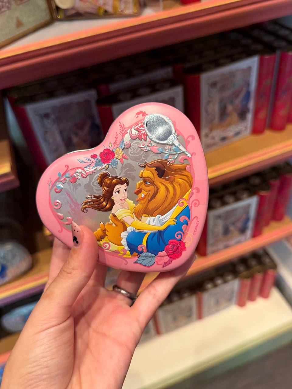 Caja Metálica Bella y Bestia Corazón Rosado