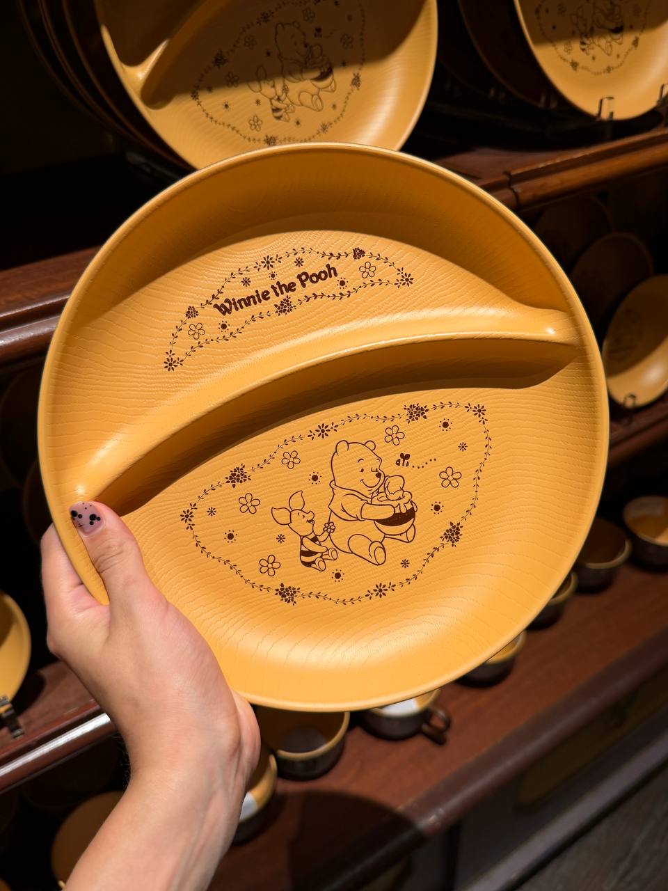 Plato Winnie de Madera con Divisiones
