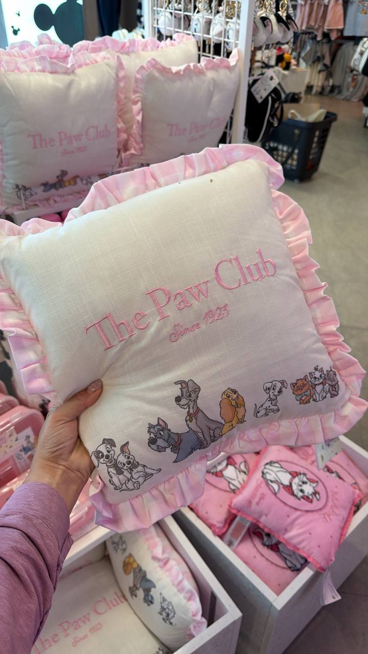 Cojín Perritos Disney con Volantes Rosados