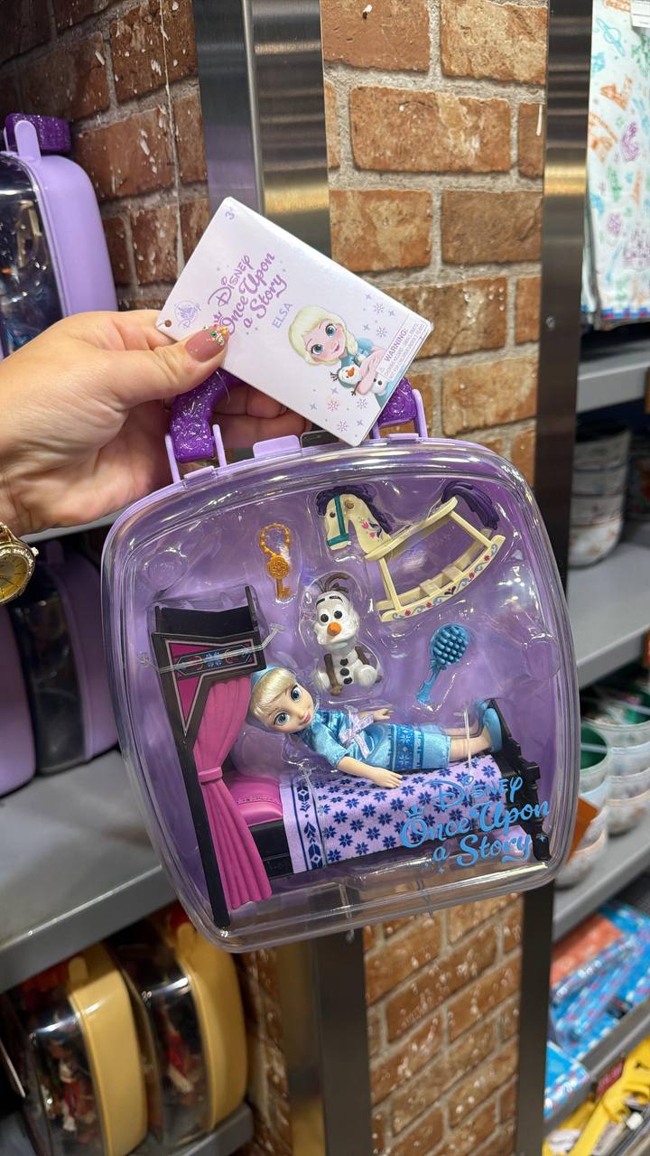 Set de Juguete Elsa Frozen con Estuche Morado
