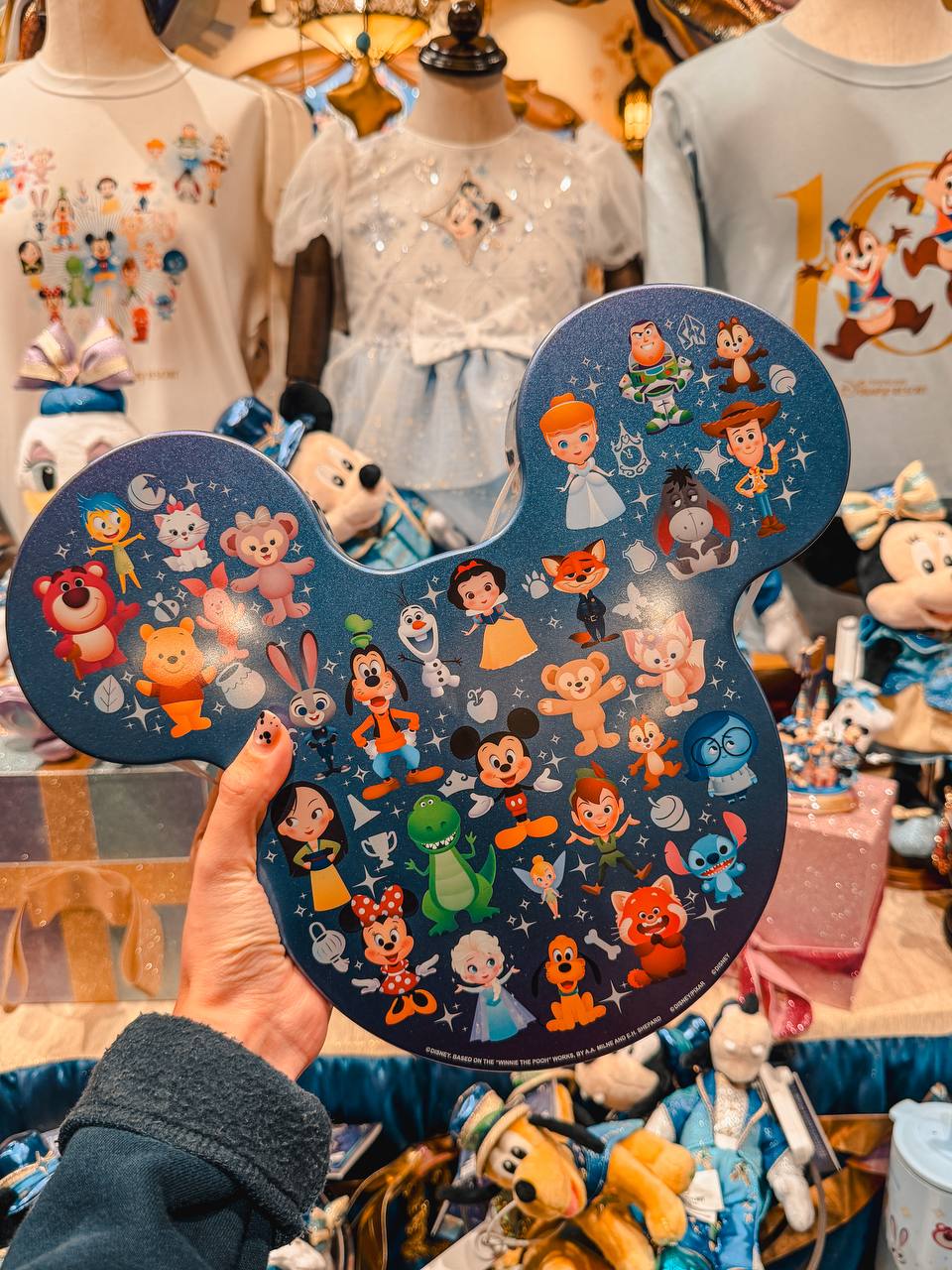 Caja Metálica Personajes Disney 10° Aniversario Disneyland Shanghai