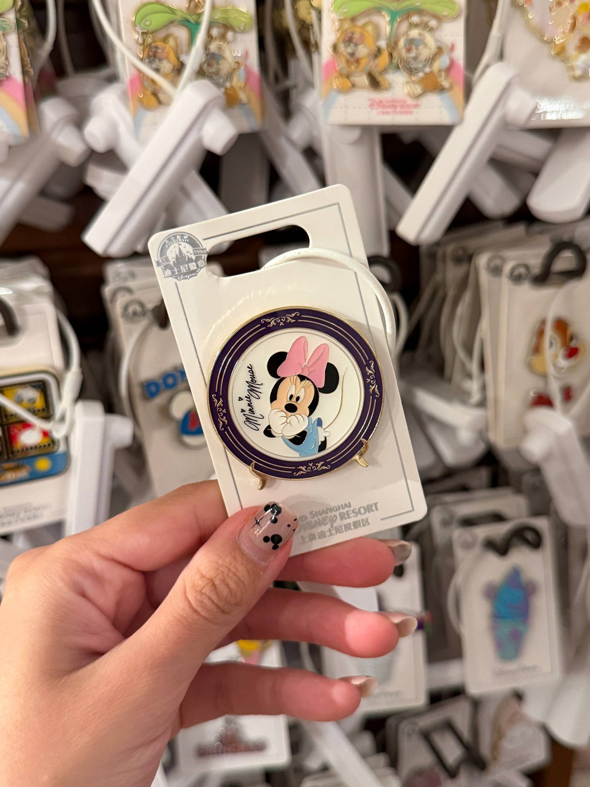 Pin Minnie Mouse Marco Morado