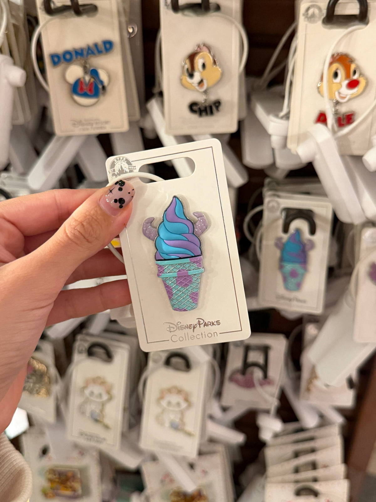 Pin Sully Helado Turquesa y Morado