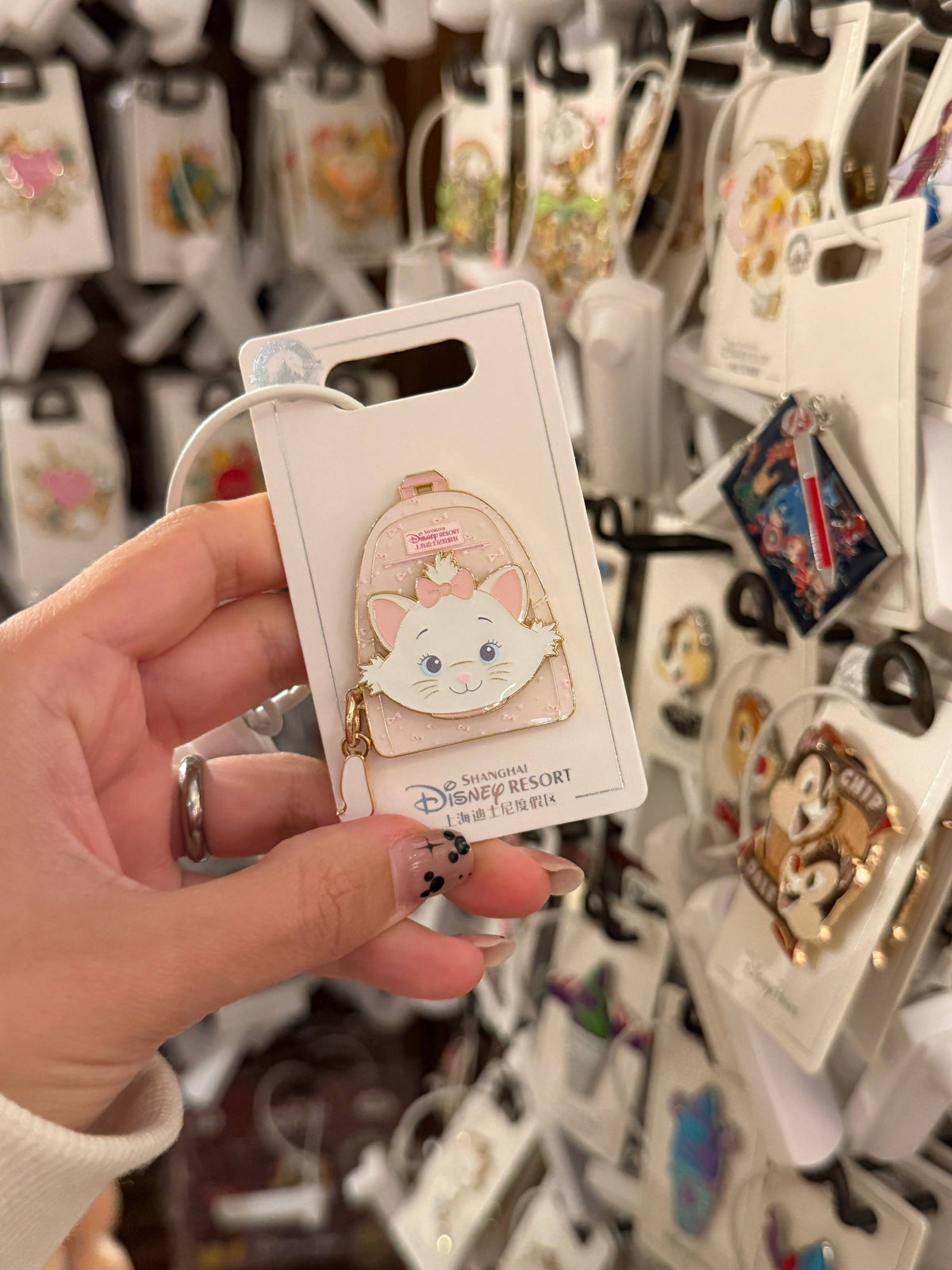 Pin Marie Bolso Rosado Disney