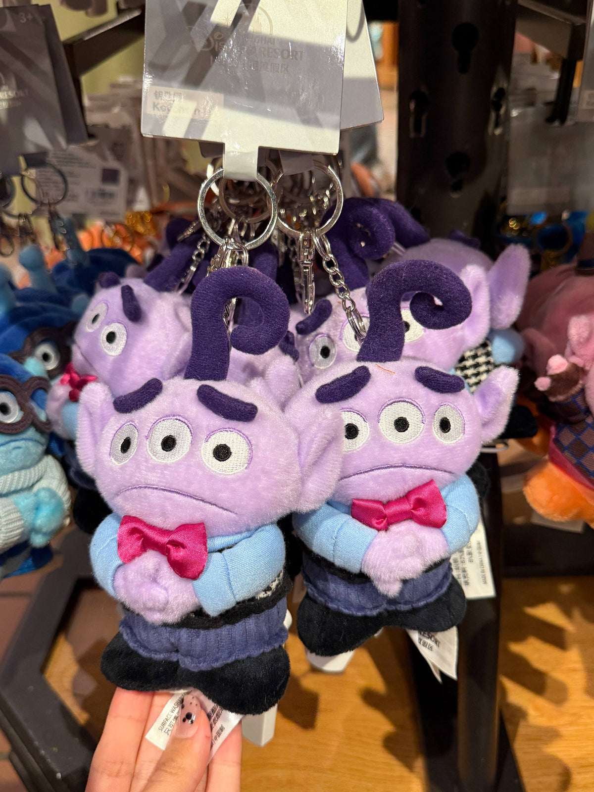 Llavero Alien Toy Story con Traje Lila