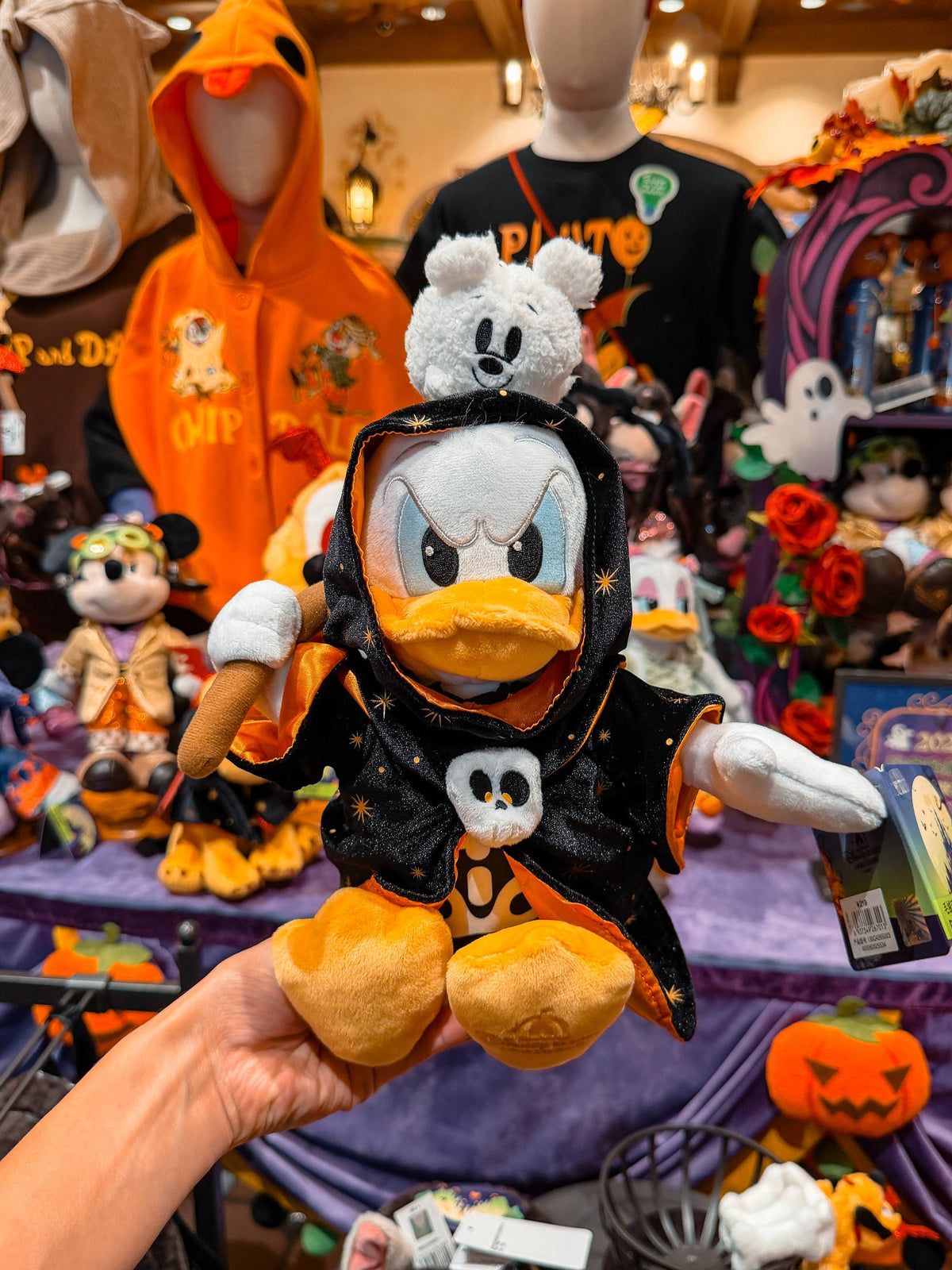 Peluche Donald Halloween con Capa Negra