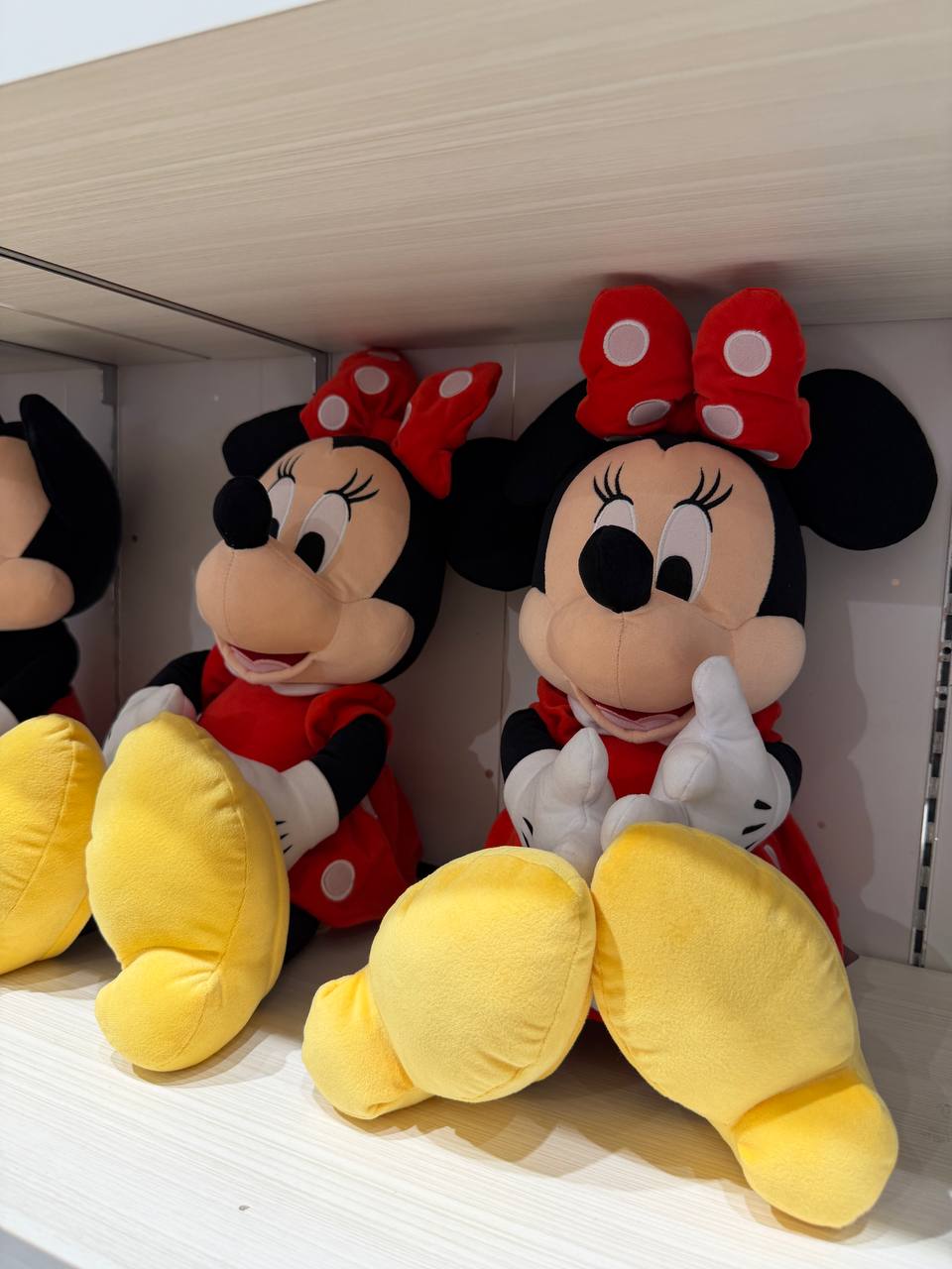 Peluche Minnie con Lazo Rojo