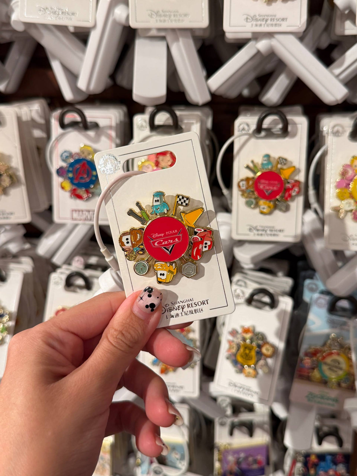 Pin Giratorio Cars con Rayo McQueen