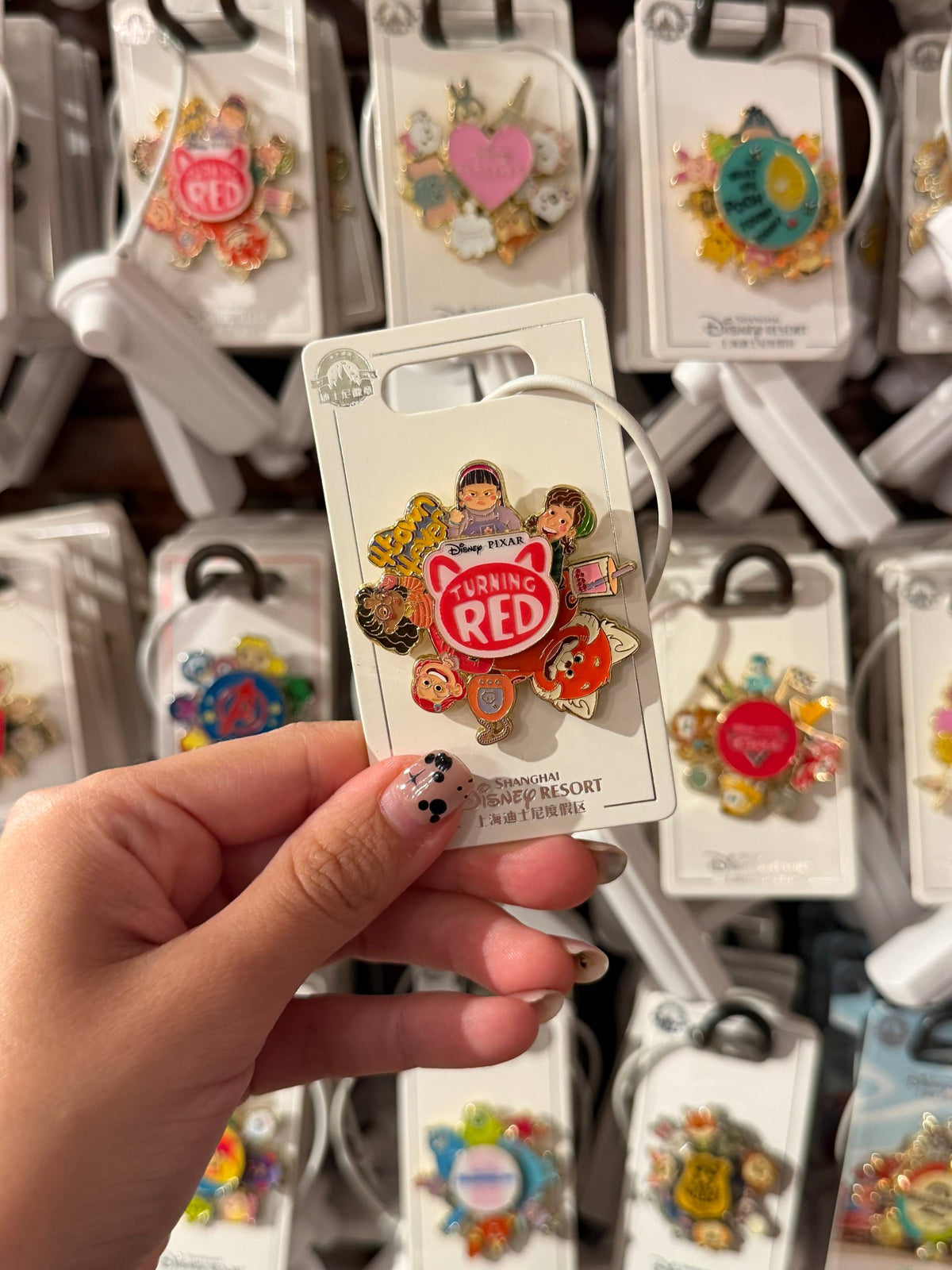 Pin Giratorio Mei de Turning Red