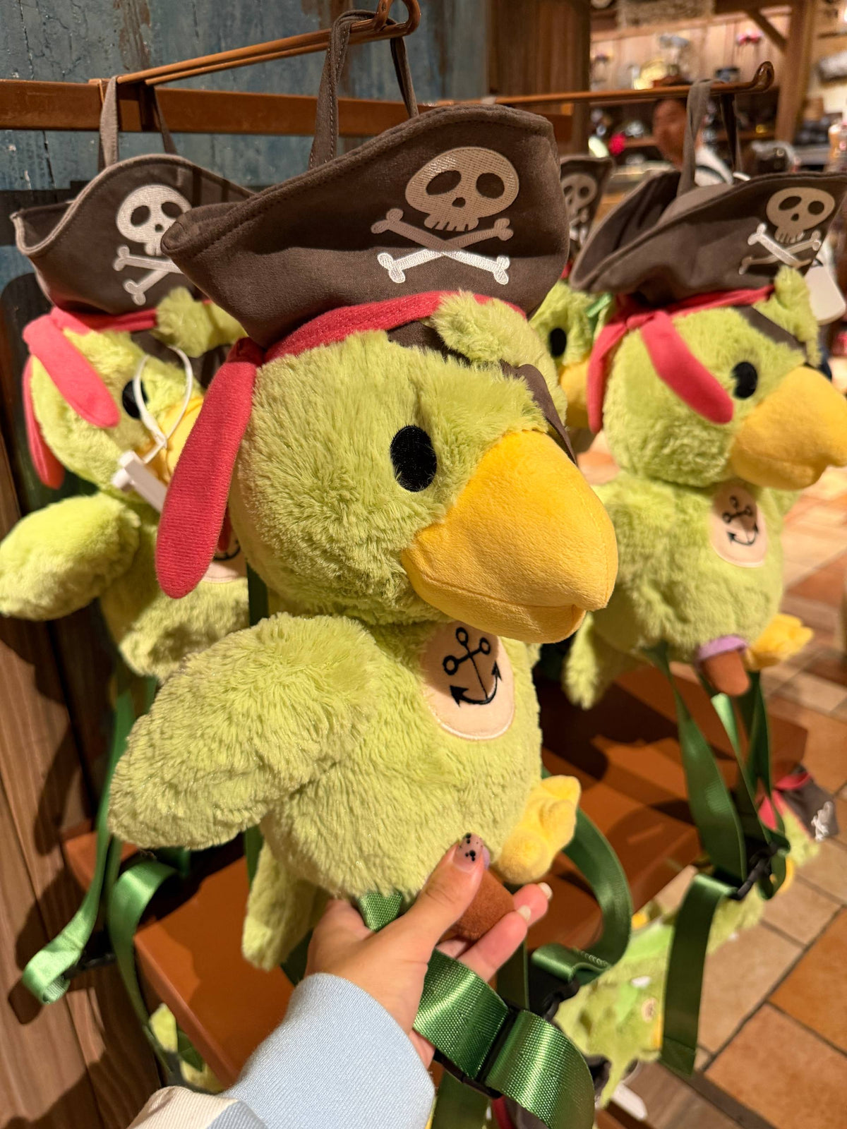 Mochila Loro Pirata Disney con Sombrero